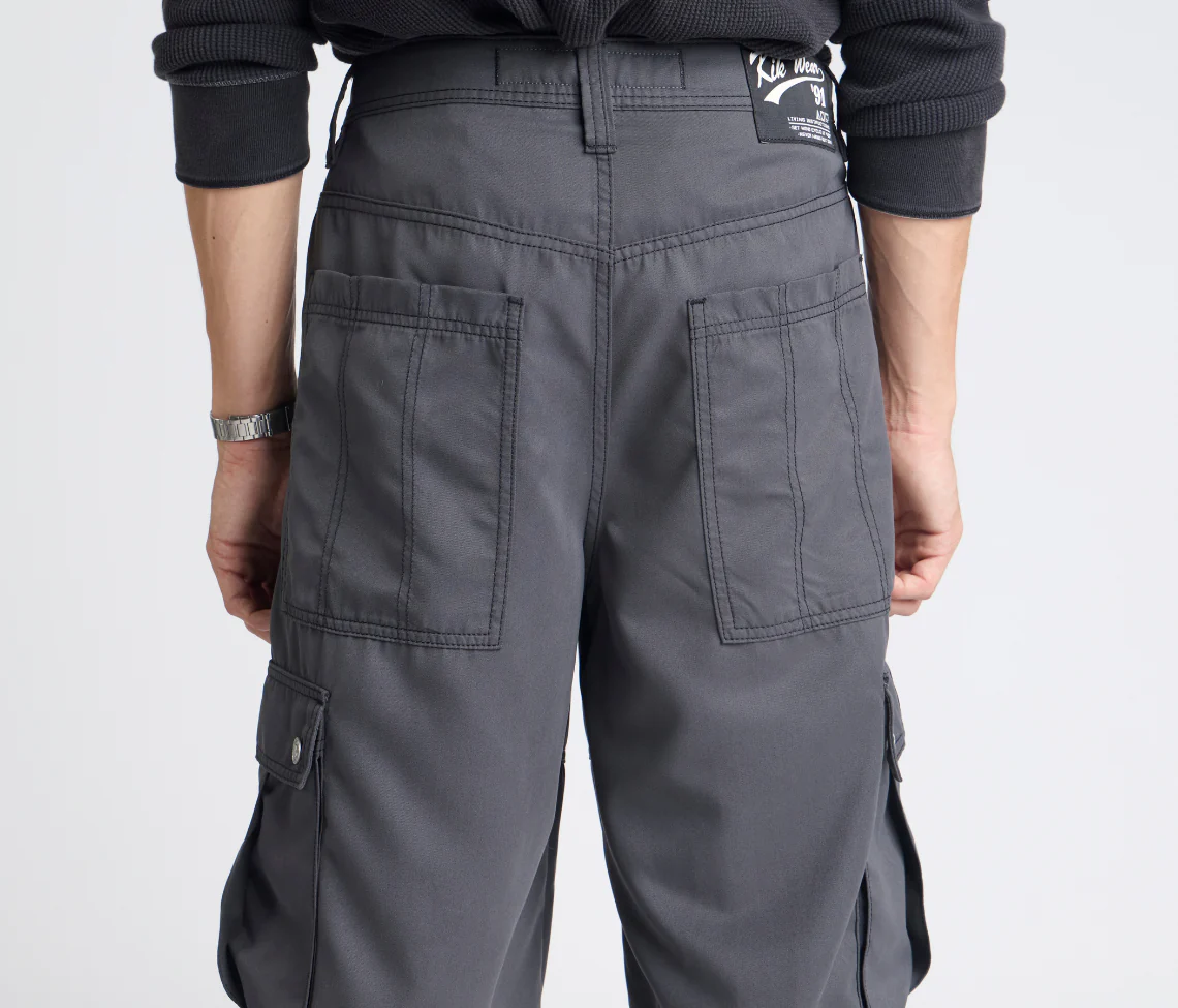 HYDRO CHILL MICROSUEDE CARGO SHORT 15" INSEAM CHARCOAL - Image 4